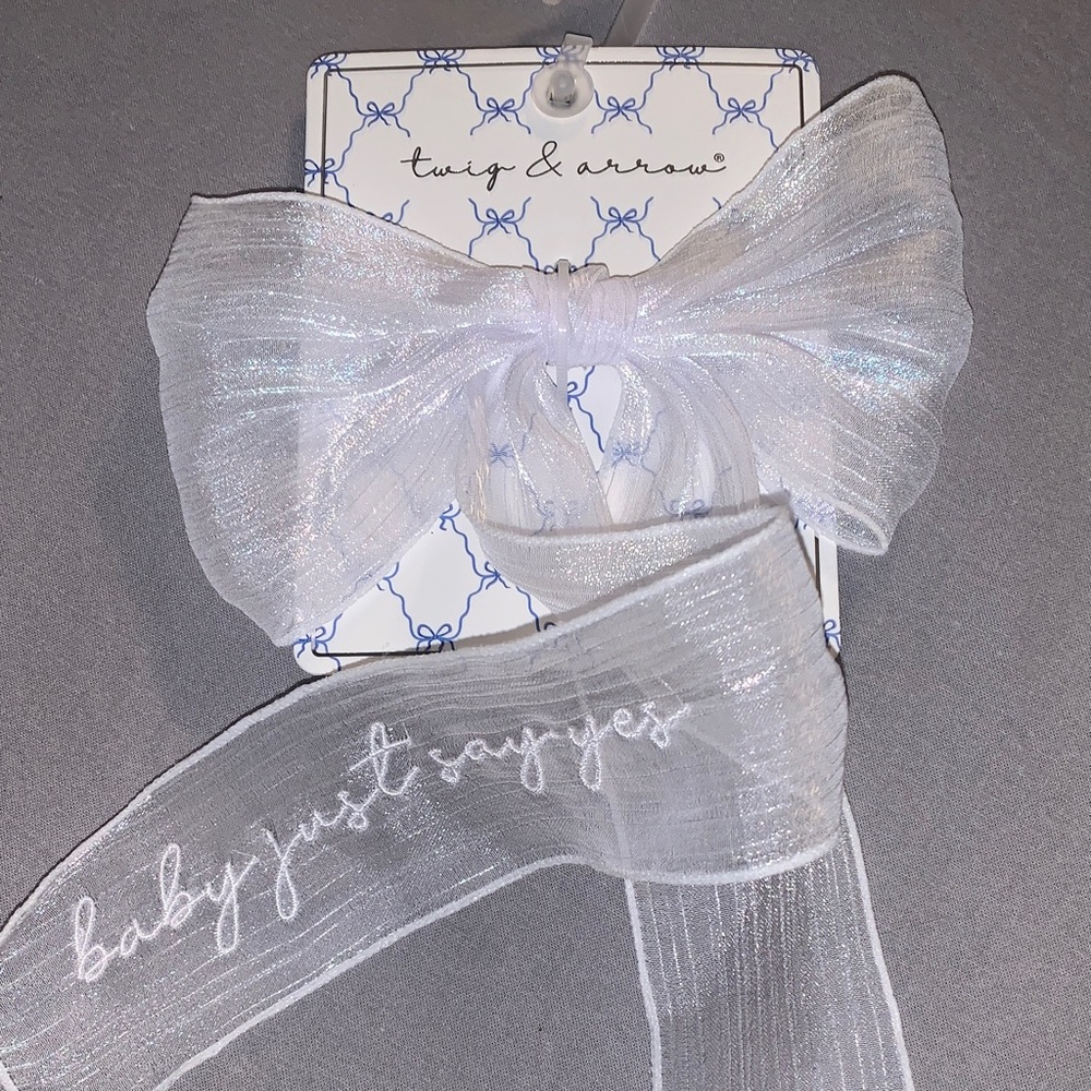 🆕- TWIG & ARROW Shiny White Bow Bridal Hair Clip